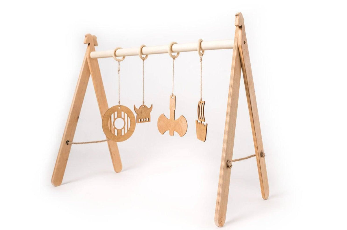 Wooden Baby Play Gym with 4 Hanging Toys – TrucuTu