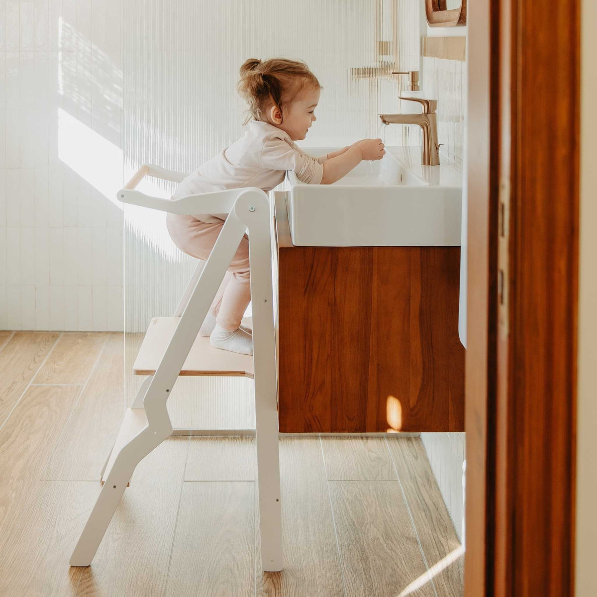 Foldable Kitchen Helper Tower – view 17