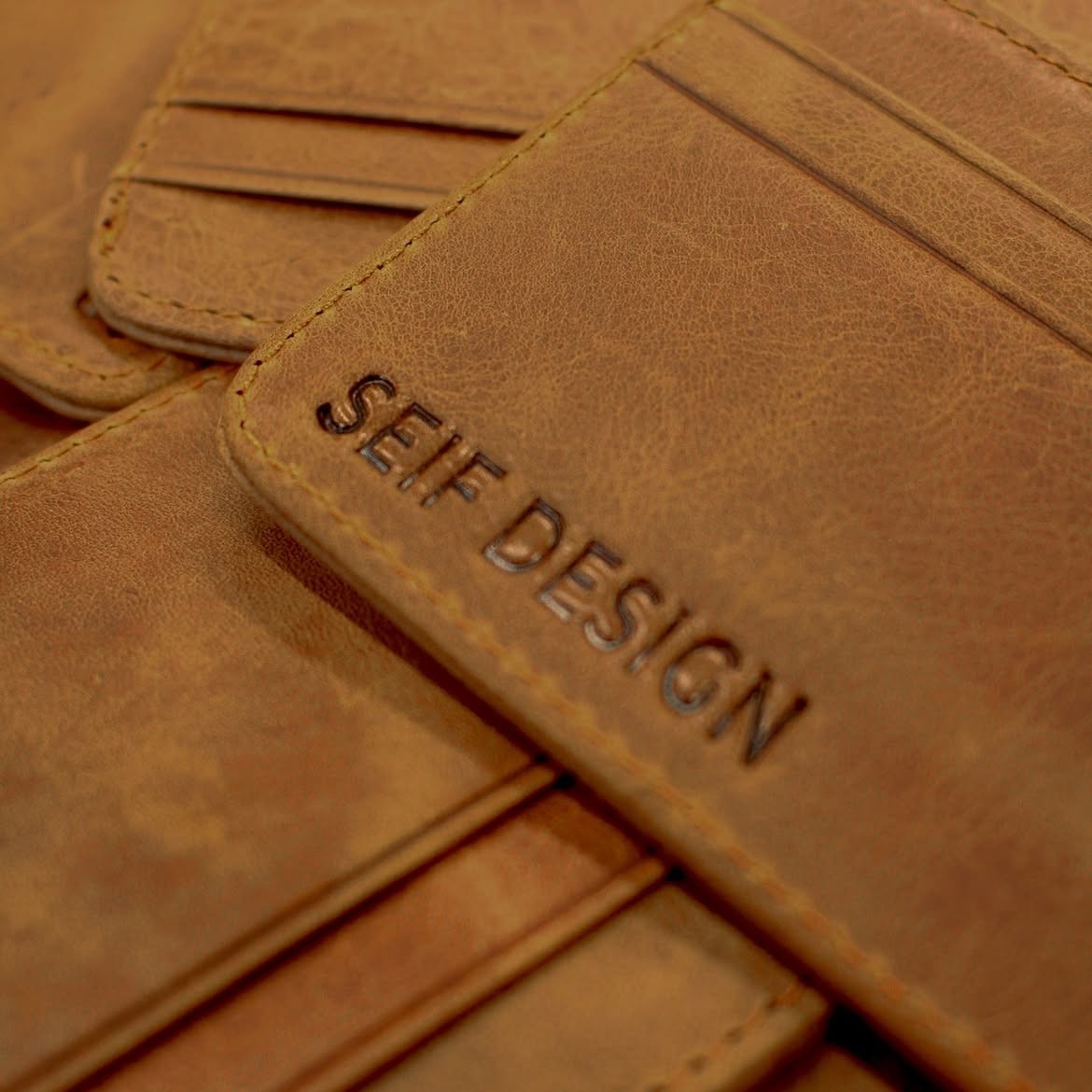 Handmade leather card holder 006 – Brown